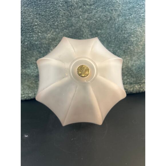 Pink Satin Glass Fenton Umbrella Trinket Bowl Vintage Adorableness! - Picture 3 of 5